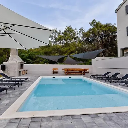 וילה Pinia With Pool,