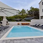 וילה Pinia With Pool,
