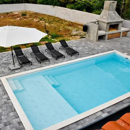 Villa Pinia With Pool, *