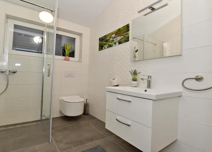 Pinia With Pool, Zadar