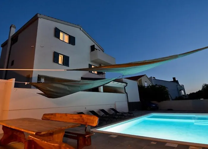 Pinia With Pool, Villa Zadar