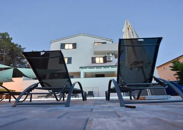 Pinia With Pool, * Zadar