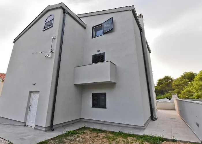 Villa Pinia With Pool, *